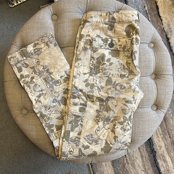 Anthropologie Hei Hei Wanderer Flower Camo Cargo pants - Picture 8 of 8